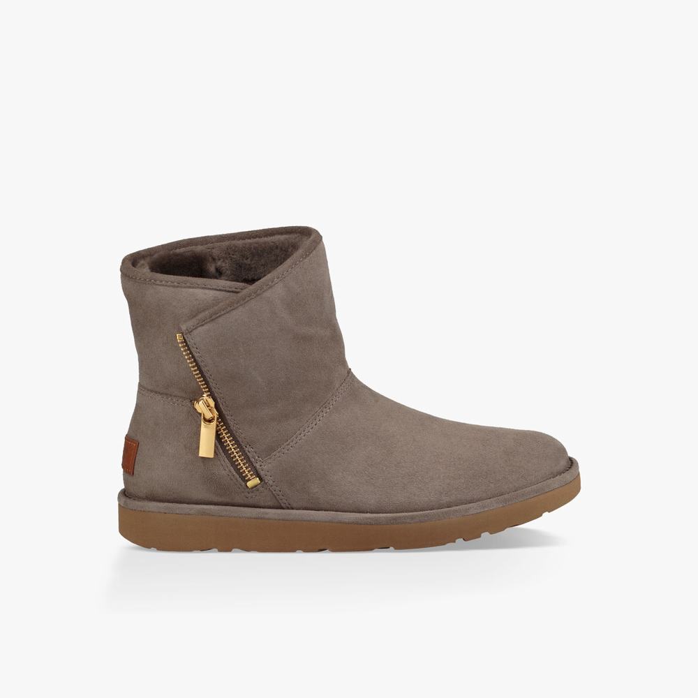 Bottes Classic UGG Kip Femme Cafe Soldes 209WFULG